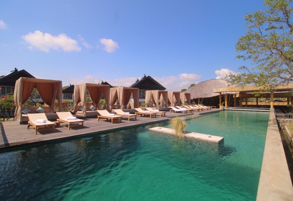 Kardia Resort Gili Trawangan ocean swing