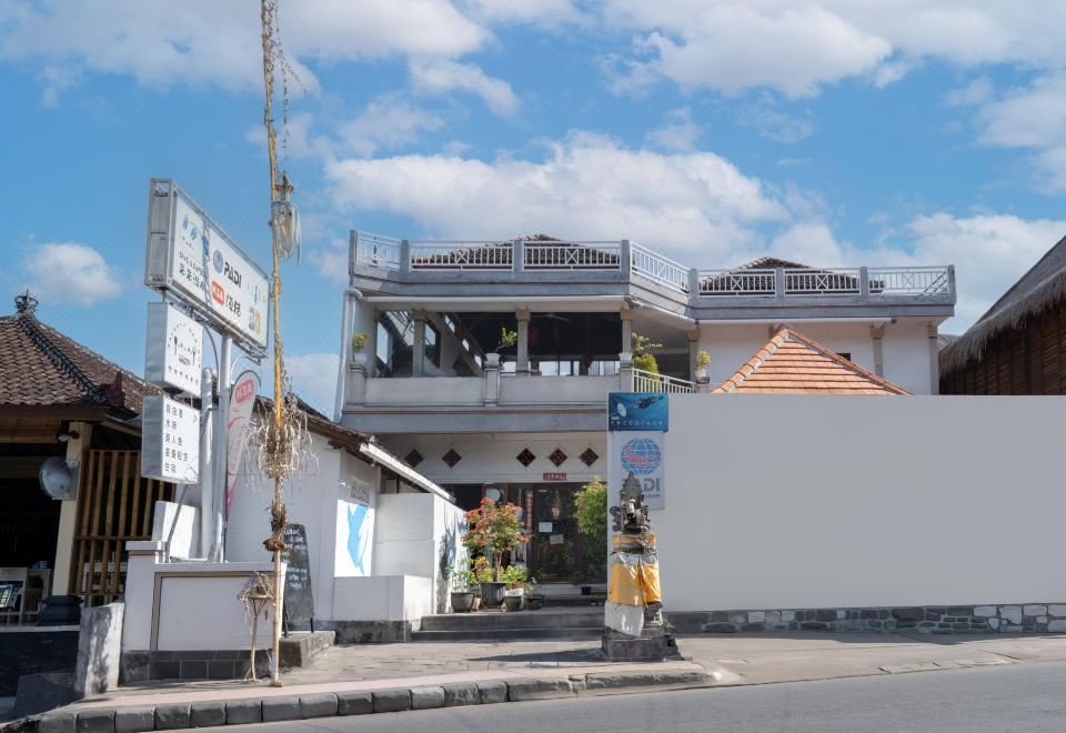 Dive & Dwell Tulamben